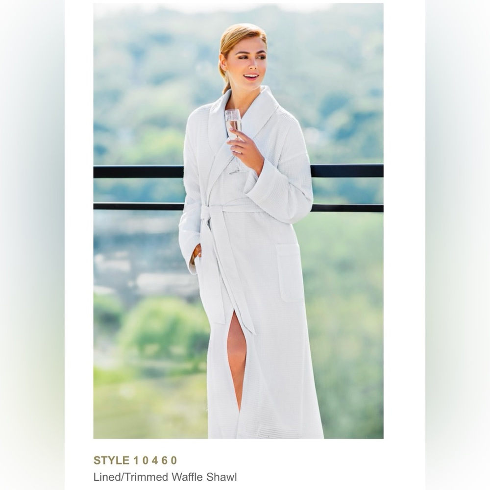 Majestic Collection White Waffle lined Spa Robe